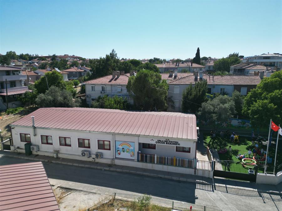 URLA YENİ KREŞLERİNE KAVUŞUYOR
