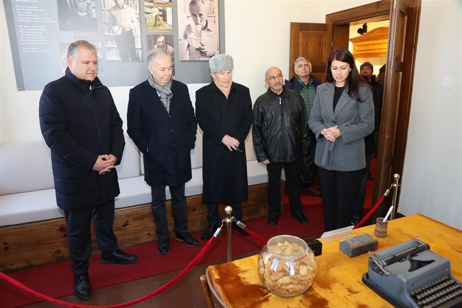 NECATİ CUMALI VEFATININ 25. YILINDA ANILDI