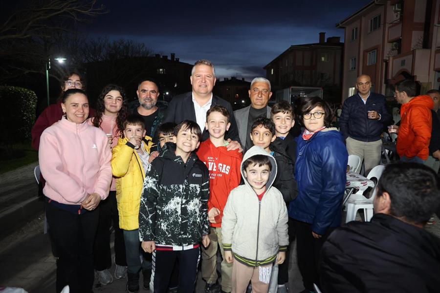 İFTAR SOFRAMIZ RÜSTEM MAHALLEMİZDE KURULDU