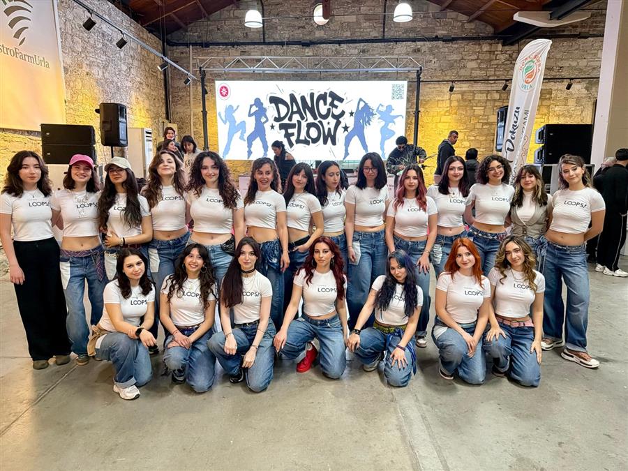 İYTE Modern Dans Topluluğunun gösterileri